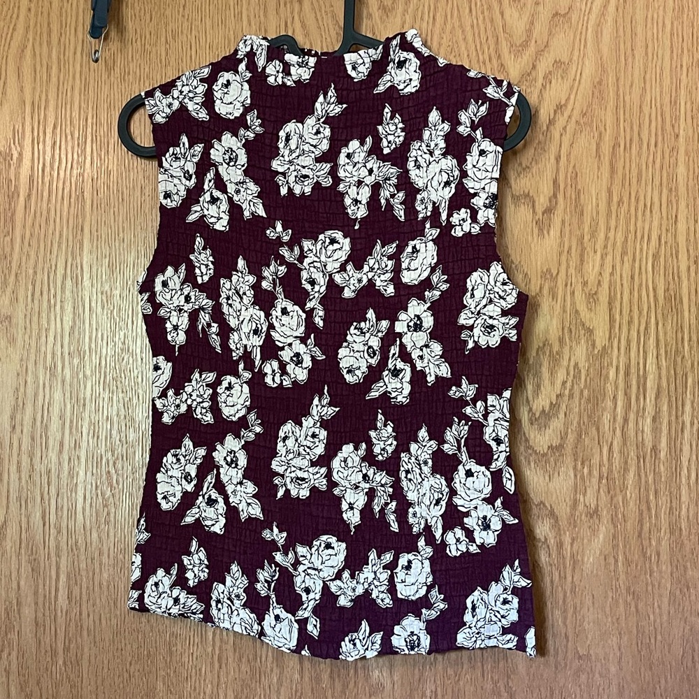 Size S Casual Corner Shirt